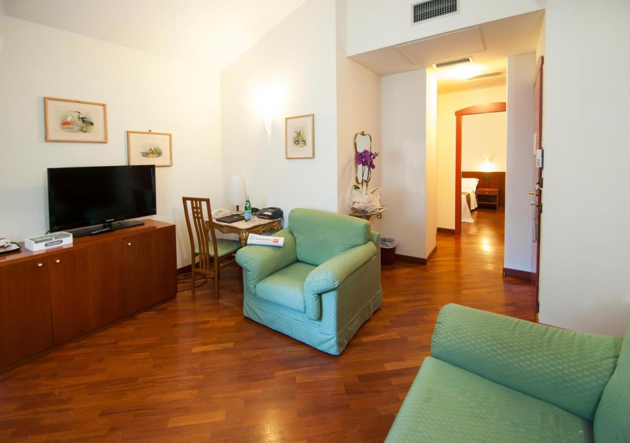 Alla Rocca Hotel Conference & Restaurant Bazzano Luaran gambar