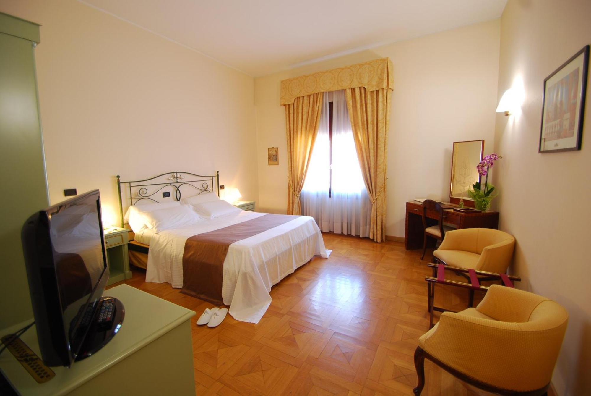 Alla Rocca Hotel Conference & Restaurant Bazzano Luaran gambar
