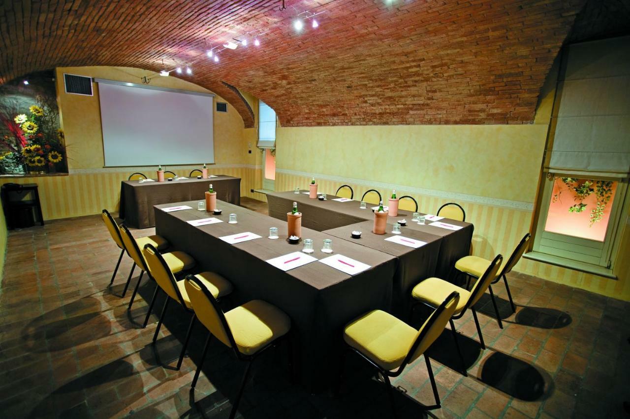 Alla Rocca Hotel Conference & Restaurant Bazzano Luaran gambar